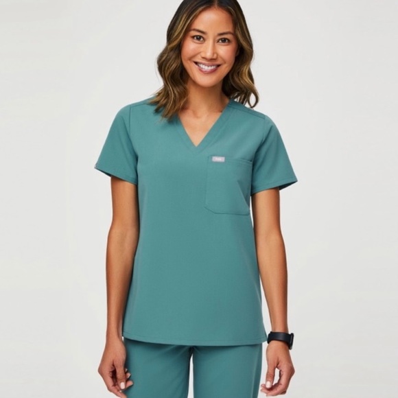 Figs Tops Figs Hydrogreen Catarina Poshmark